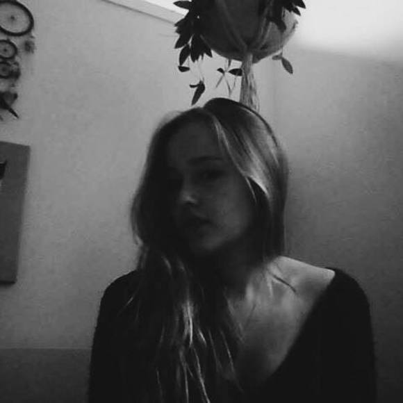 Meet your Posher, Frederique - Picture 1 of 1